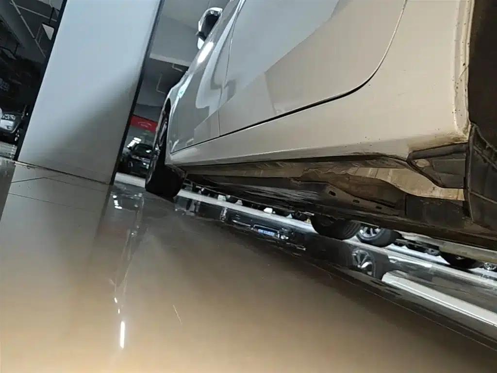 Corolla Hybrid E+ 2019 1.8L E-CVT Leading Edition — миниатюра 22