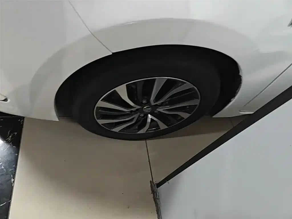 Corolla Hybrid E+ 2019 1.8L E-CVT Leading Edition — миниатюра 23