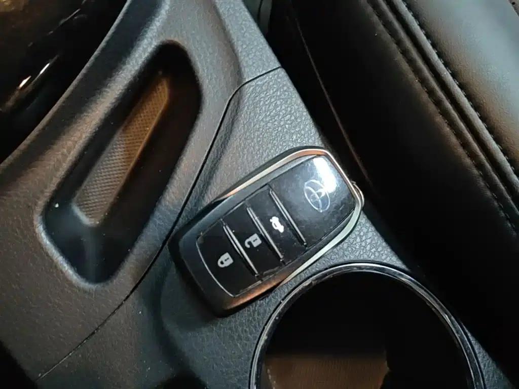 Corolla Hybrid E+ 2019 1.8L E-CVT Leading Edition — миниатюра 9