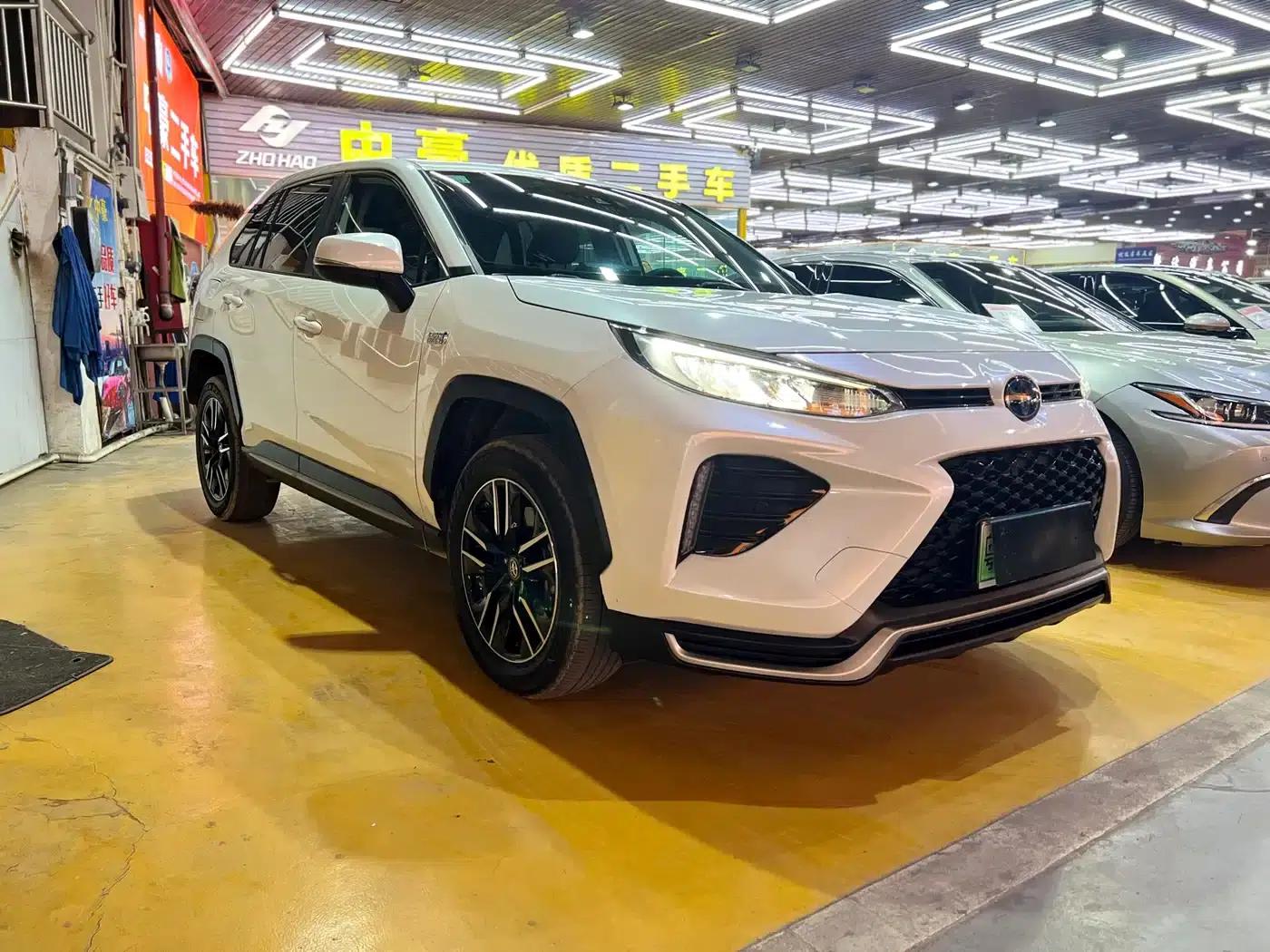 Highlander New Energy 2021 High-Performance Edition 2.5L Two-Wheel Drive Sport Edition — миниатюра 2