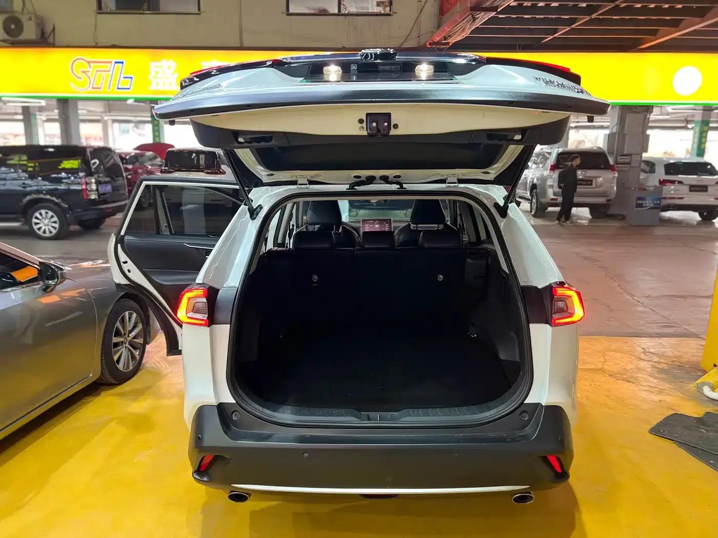 Highlander New Energy 2021 High-Performance Edition 2.5L Two-Wheel Drive Sport Edition — миниатюра 10