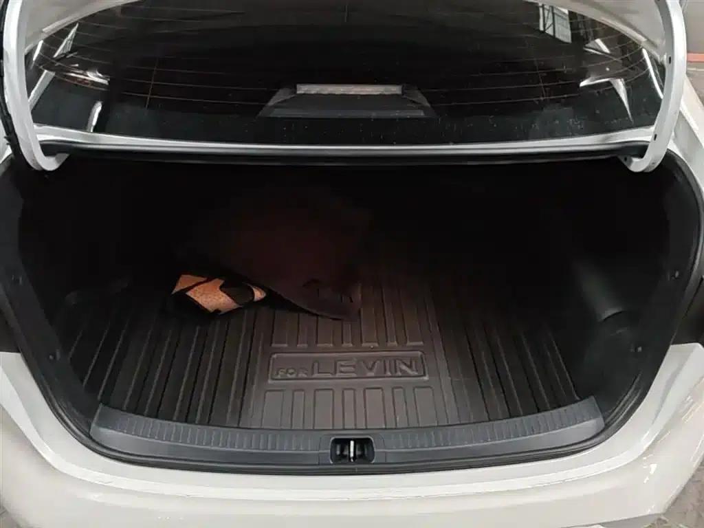 2023 Geely Lingshang Hybrid 2.0L Leading Edition — миниатюра 15
