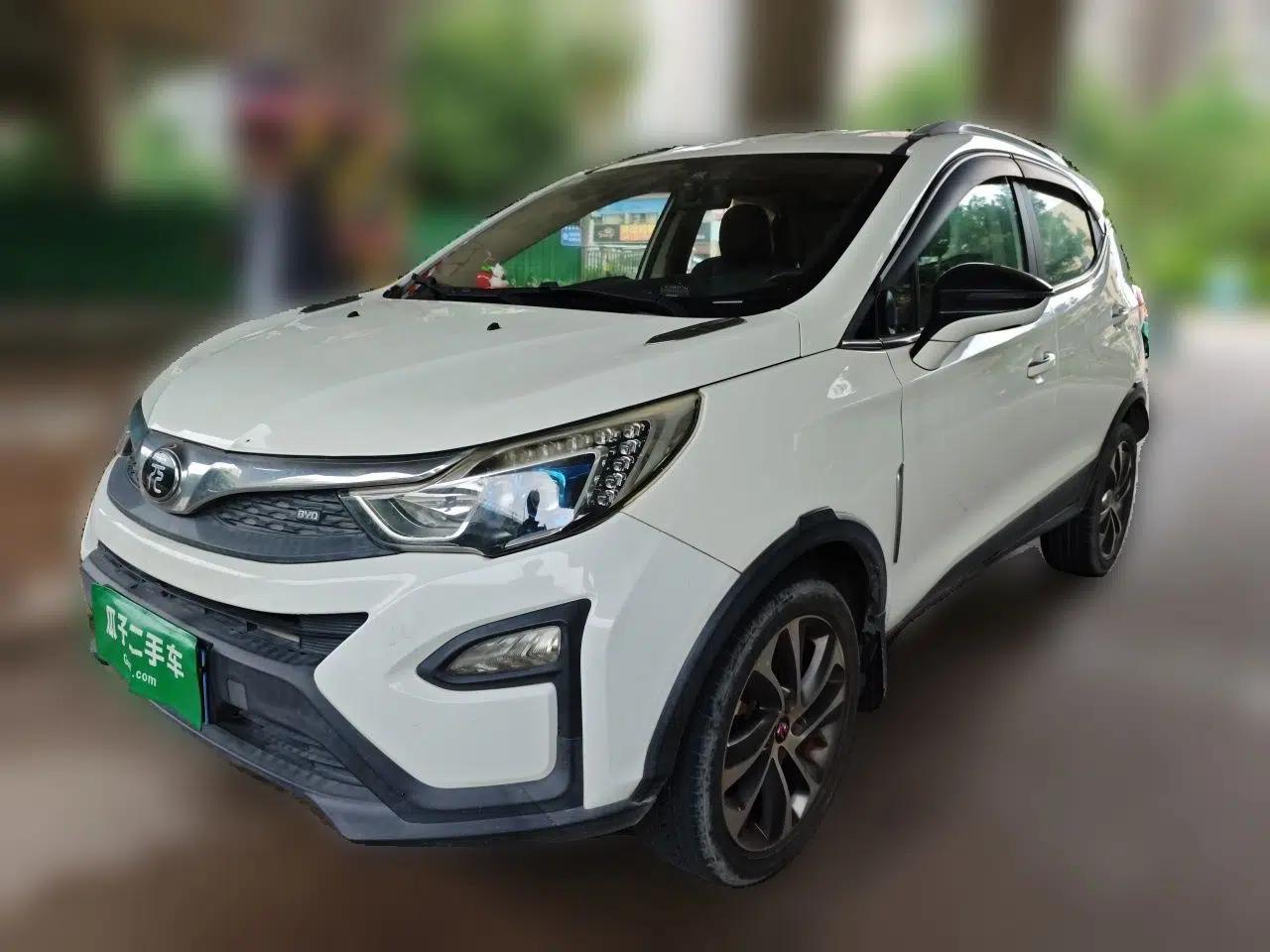 BYD Yuan 2016 1.5L Manual Luxury Model — миниатюра 1