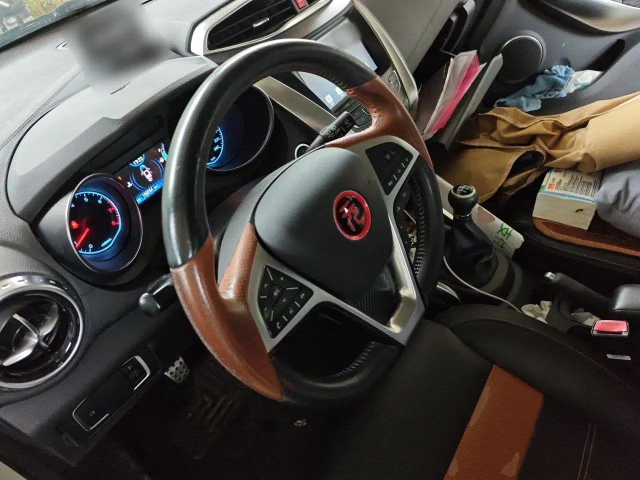 BYD Yuan 2016 1.5L Manual Luxury Model — миниатюра 11