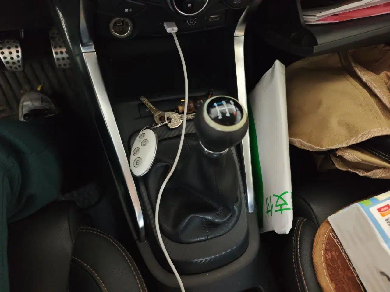 BYD Yuan 2016 1.5L Manual Luxury Model — миниатюра 15