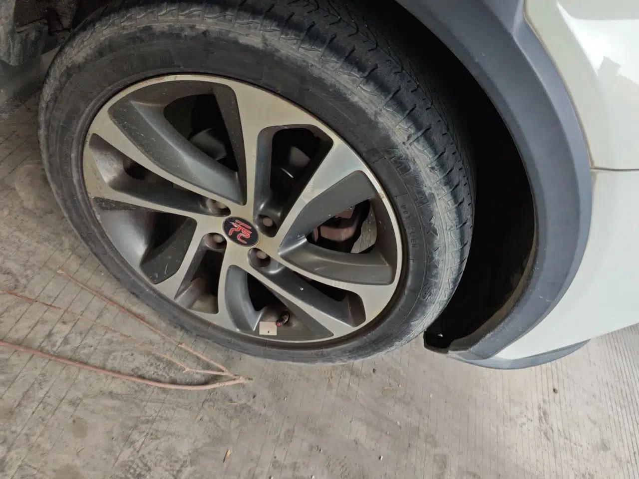 BYD Yuan 2016 1.5L Manual Luxury Model — миниатюра 8