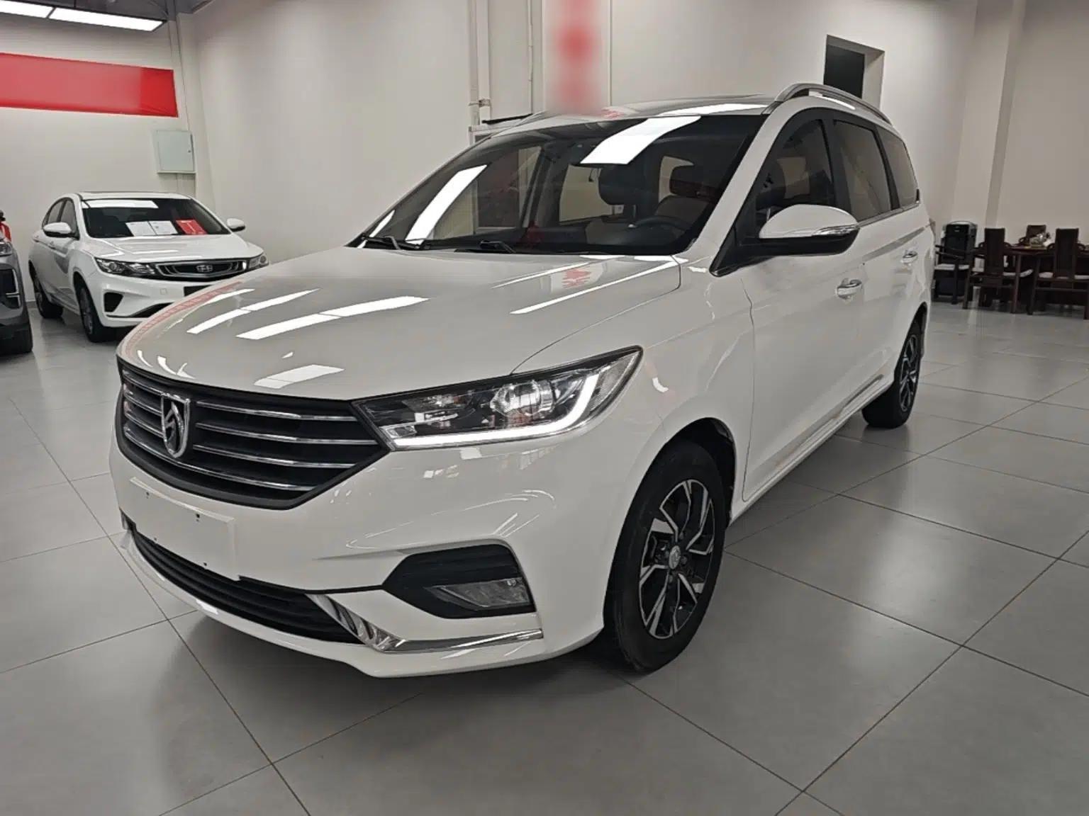 Baojun 360 2019 1.5L Manual Luxury Version China VI — миниатюра 1