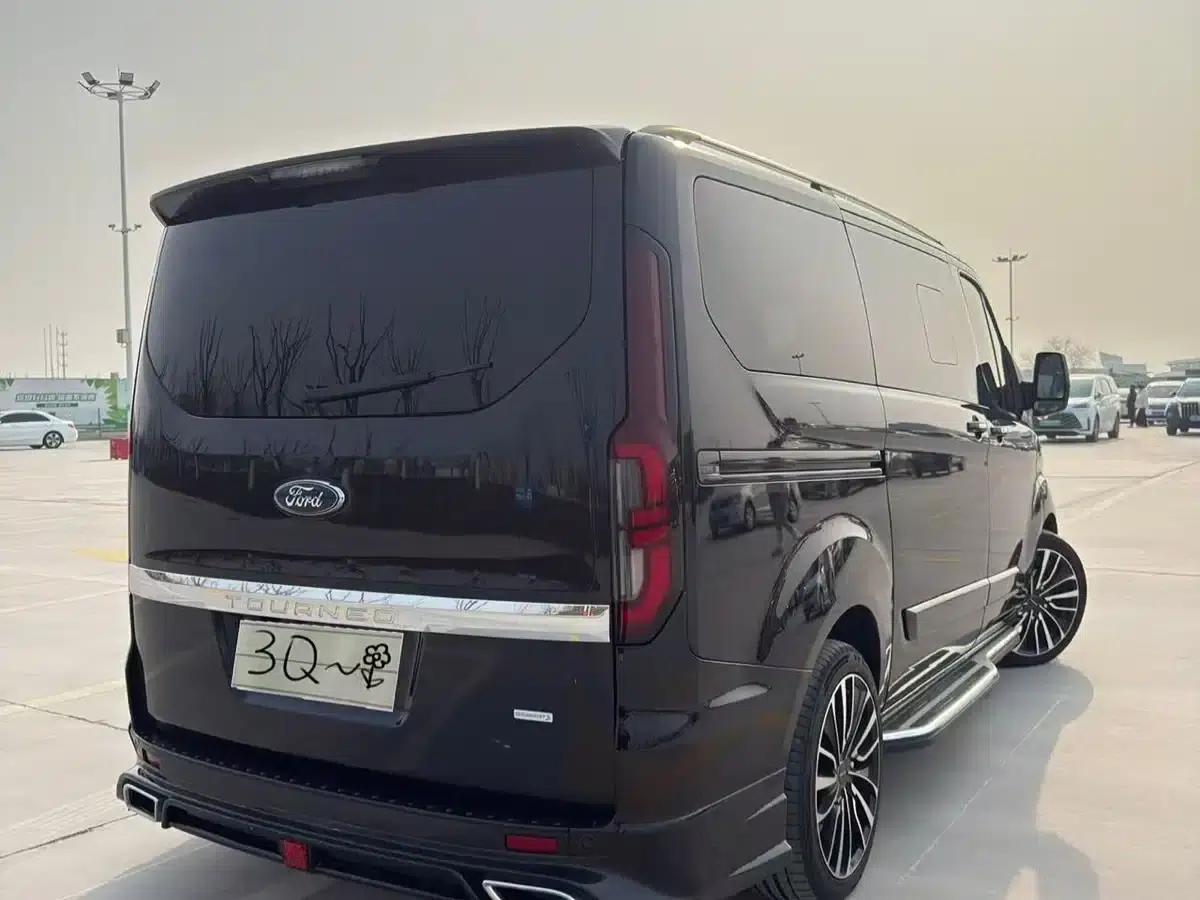Tourneo 2023 2.0T Automatic Luxury Edition — миниатюра 4