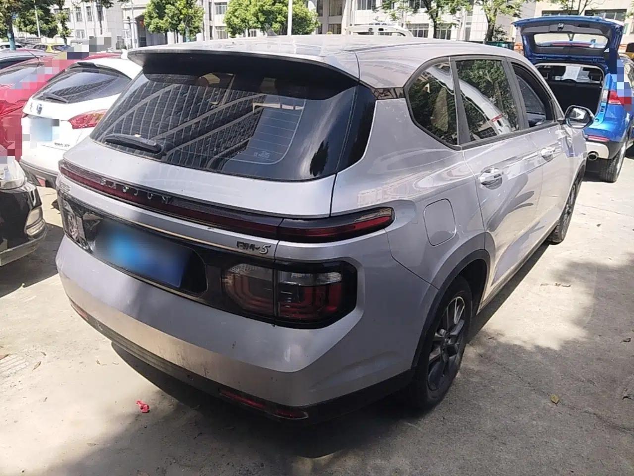 Baojun RM-5 2019 1.5L CVT Elite Version with 24-Hour Online Service 7 Seats — миниатюра 6