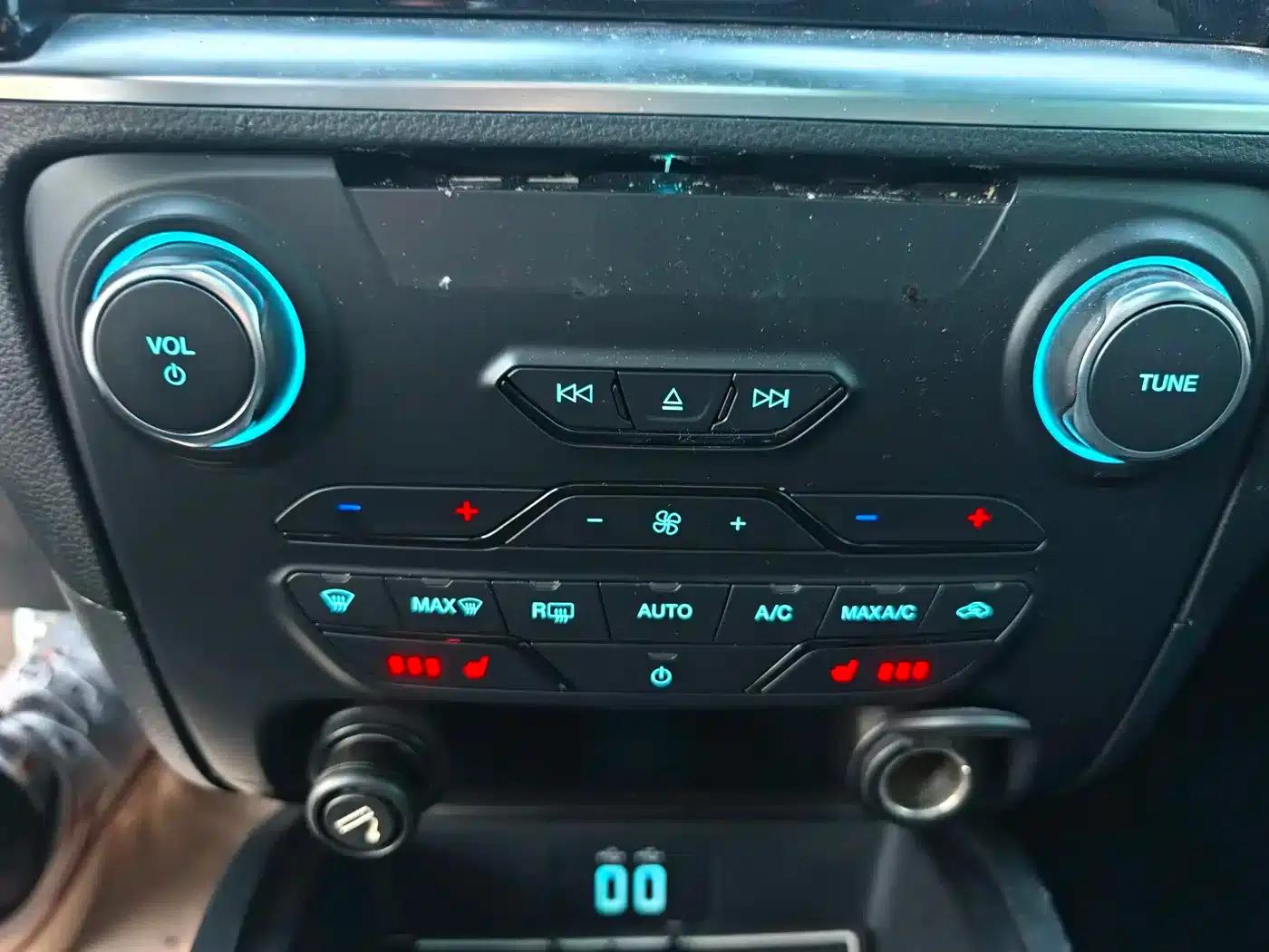 2020 Ford Everest Sport 2.3T Gasoline Automatic 4WD Flagship Edition 7-Seater — миниатюра 12