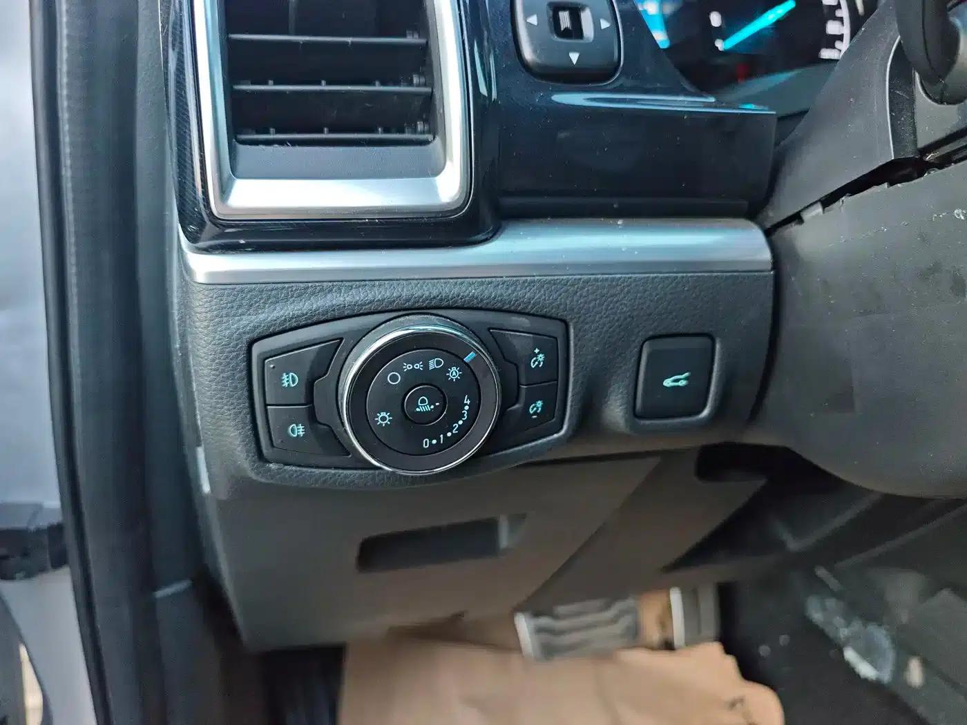 2020 Ford Everest Sport 2.3T Gasoline Automatic 4WD Flagship Edition 7-Seater — миниатюра 9