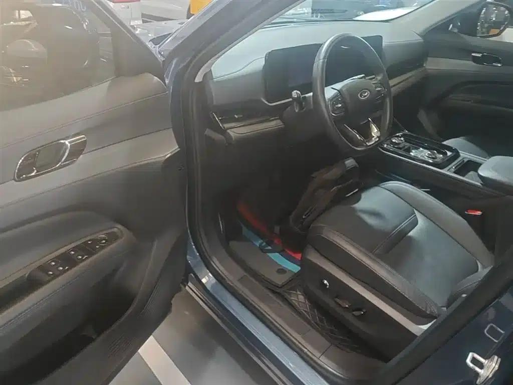 2022 EcoBoost 170 Platinum Edition — миниатюра 16