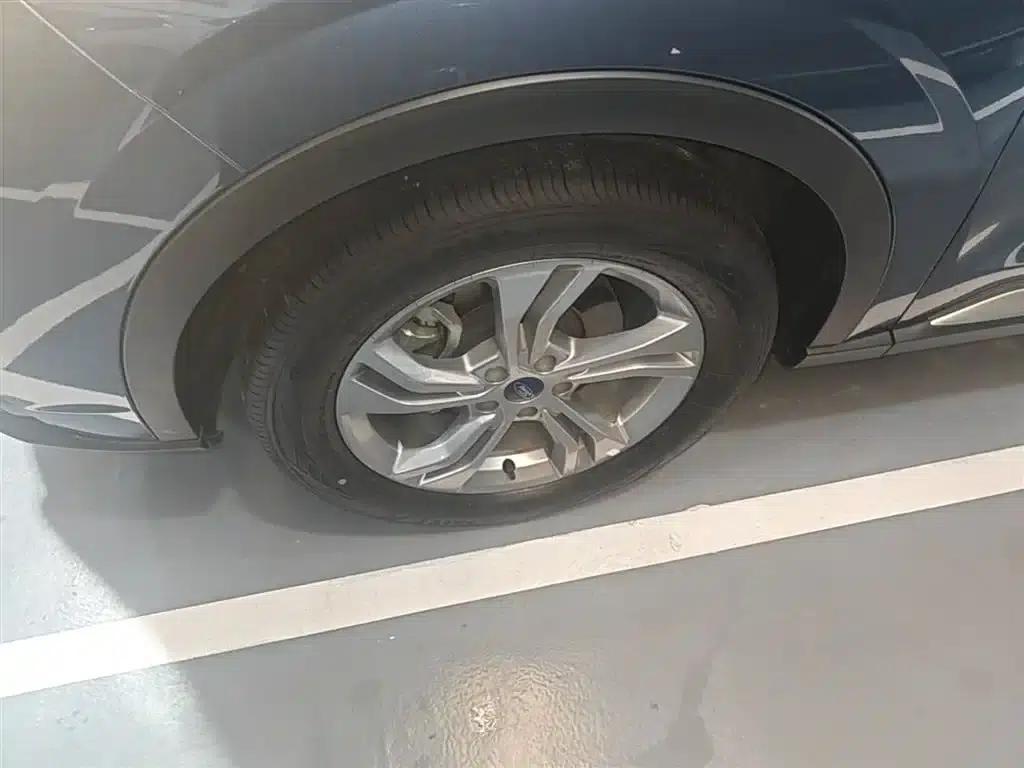 2022 EcoBoost 170 Platinum Edition — миниатюра 23