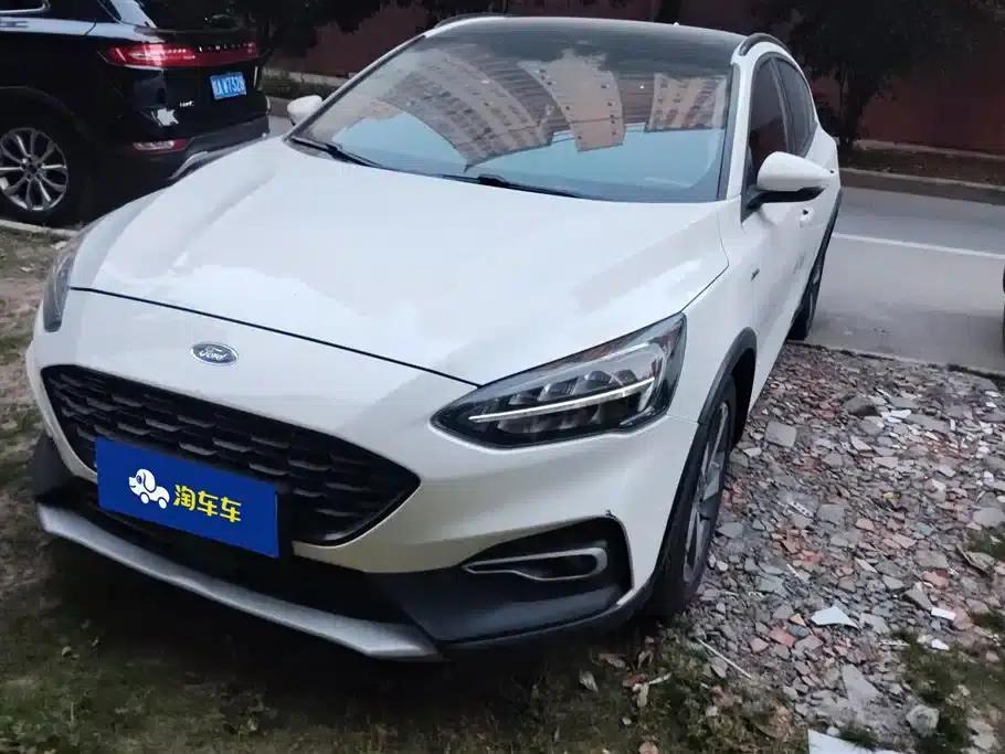 2021 Ford Focus Active EcoBoost 180 Automatic Trend Edition — миниатюра 1