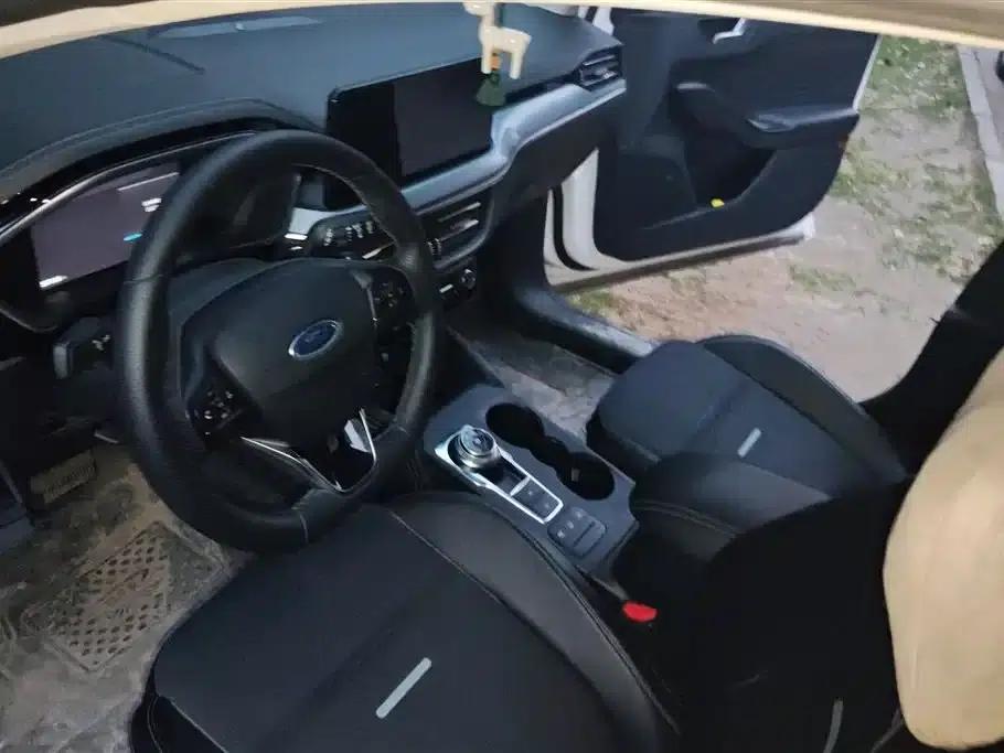 2021 Ford Focus Active EcoBoost 180 Automatic Trend Edition — миниатюра 12
