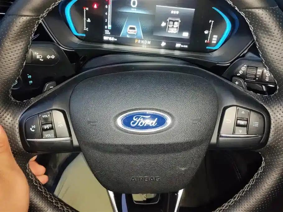 2021 Ford Focus Active EcoBoost 180 Automatic Trend Edition — миниатюра 15