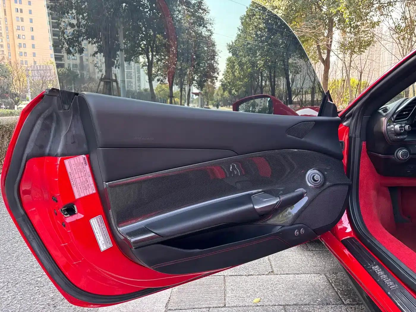 2015 Ferrari 488 GTB — миниатюра 14
