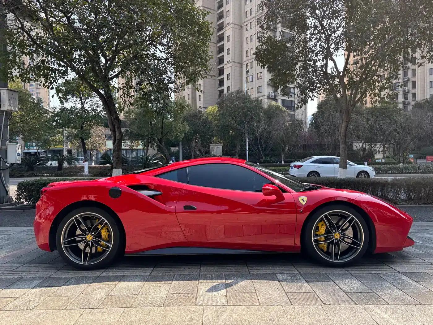 2015 Ferrari 488 GTB — миниатюра 10
