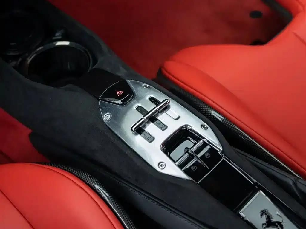 SF90 2020 3.9T V8 Stradale — миниатюра 15
