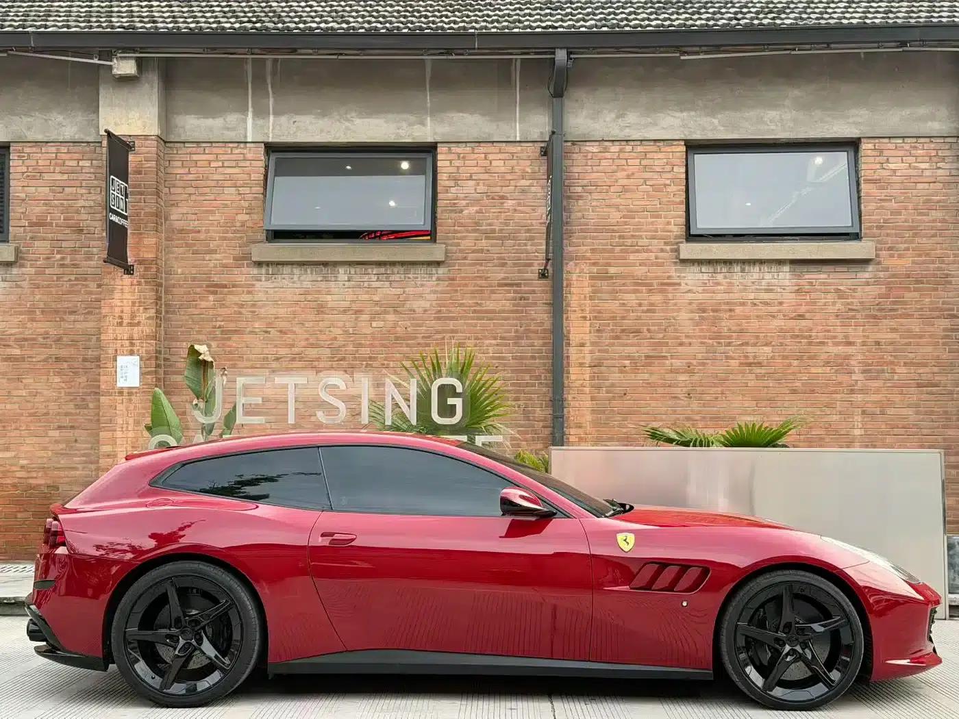 2017 GTC4Lusso 3.9T V8 — миниатюра 5