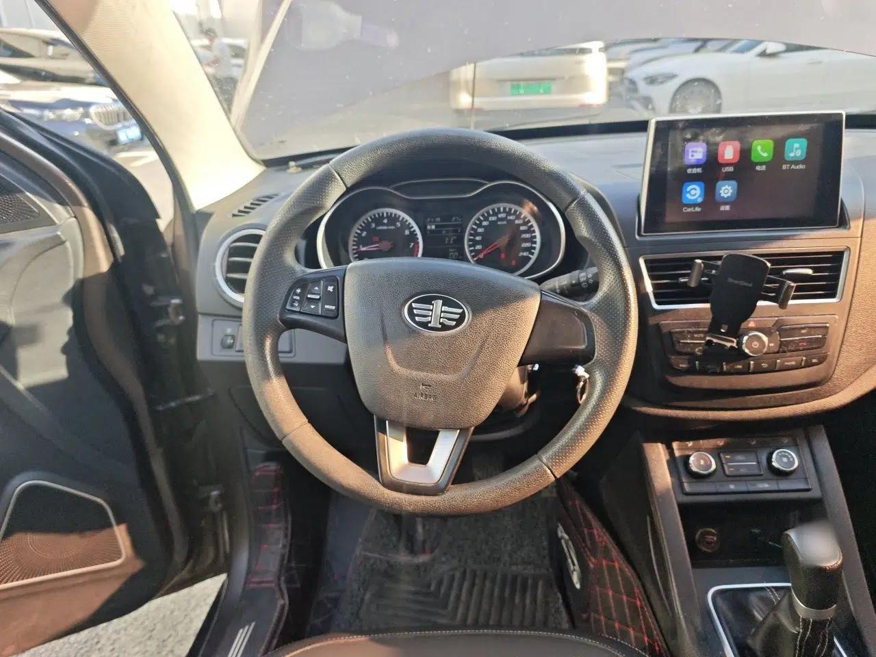 Bestune X40 2017 1.6L Manual Luxury Edition — миниатюра 11