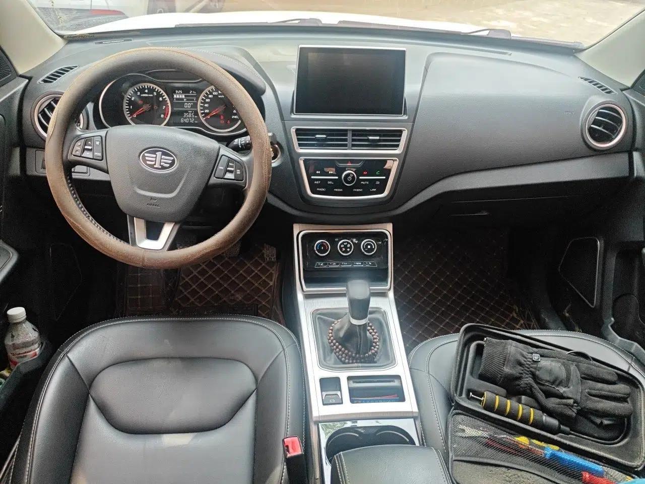 Bestune X40 2019 1.6L Manual Luxury Edition China VI — миниатюра 6