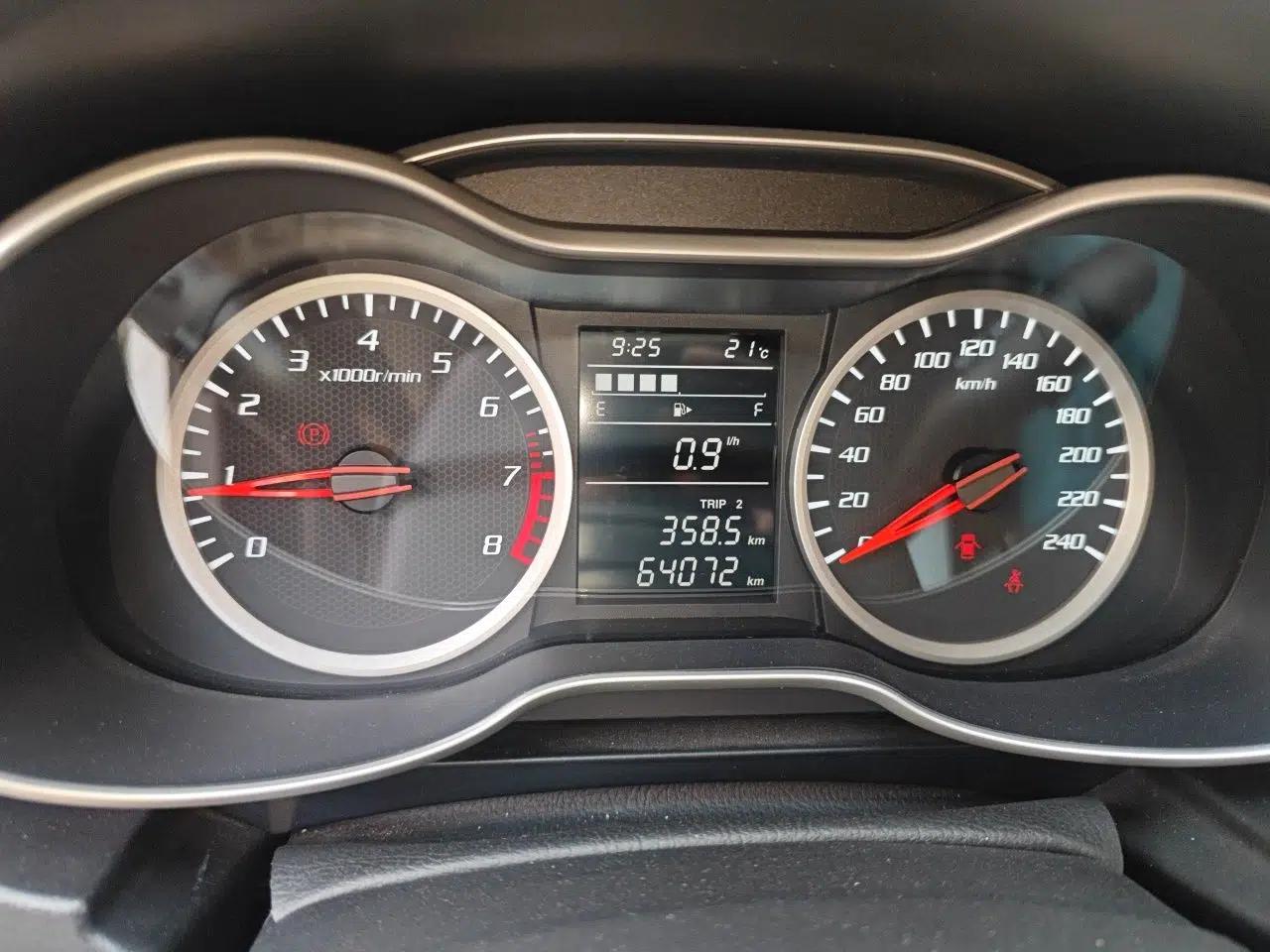 Bestune X40 2019 1.6L Manual Luxury Edition China VI — миниатюра 8