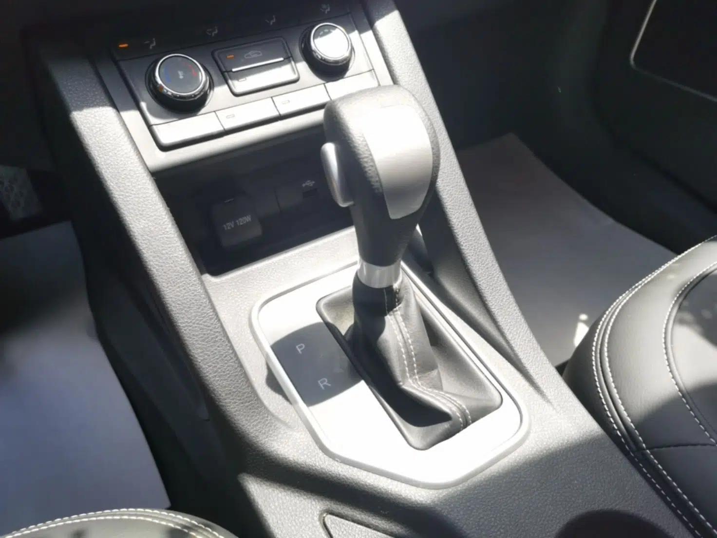 Bestune X40 2017 1.6L Automatic Luxury Model — миниатюра 17