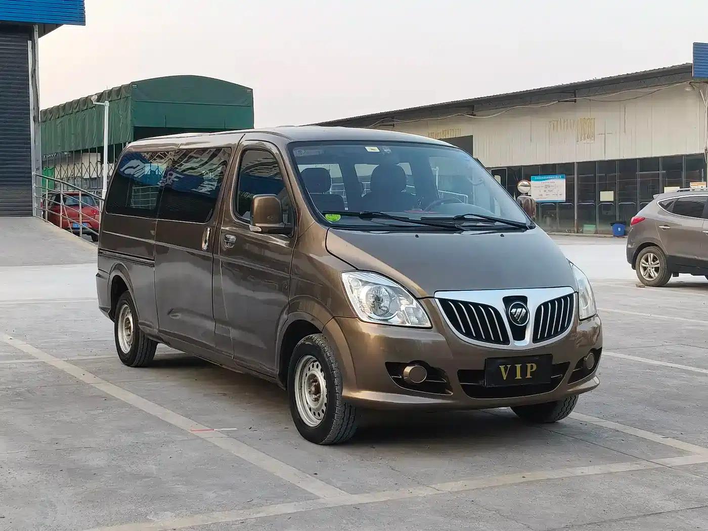 Fengjing G5 2020 Model 2.0L Long Wheelbase Flat Roof 6-Seater Multipurpose Passenger Vehicle 1TZS — миниатюра 1