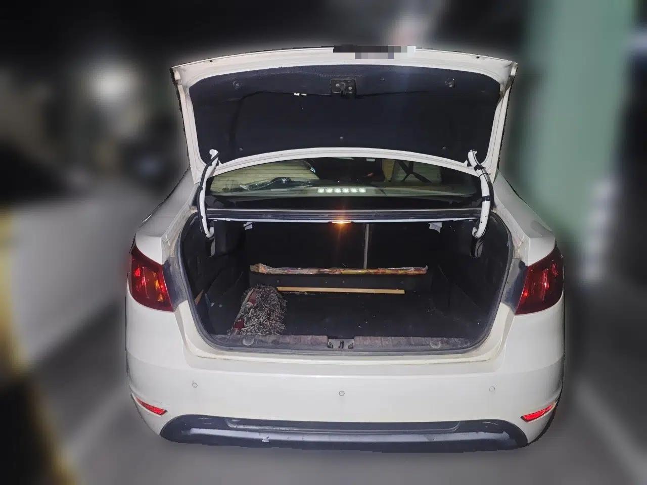 BAIC Senova D50 2014 1.5L manual standard version — миниатюра 20
