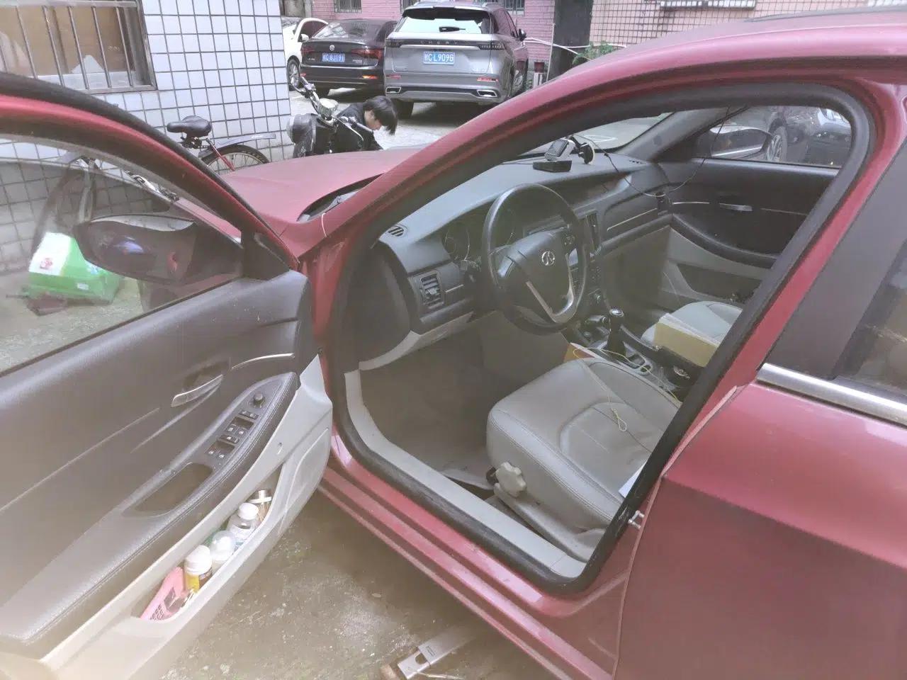 BAIC Senova D50 2014 1.5L manual comfort version — миниатюра 17