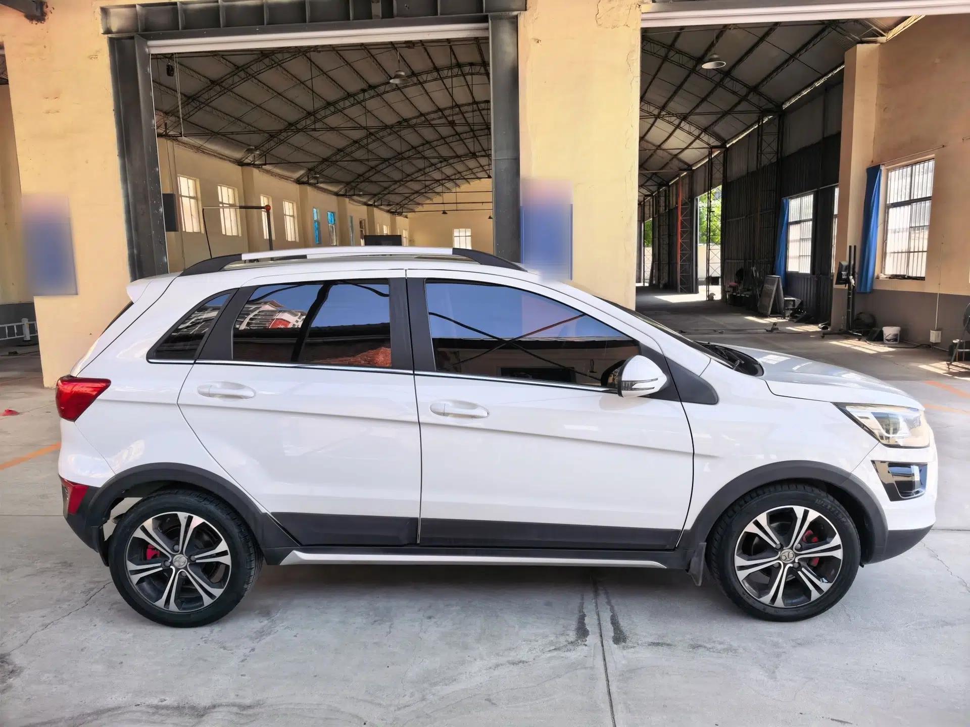 BAIC Senova X25 2015 1.5L Automatic Elite Model — миниатюра 6