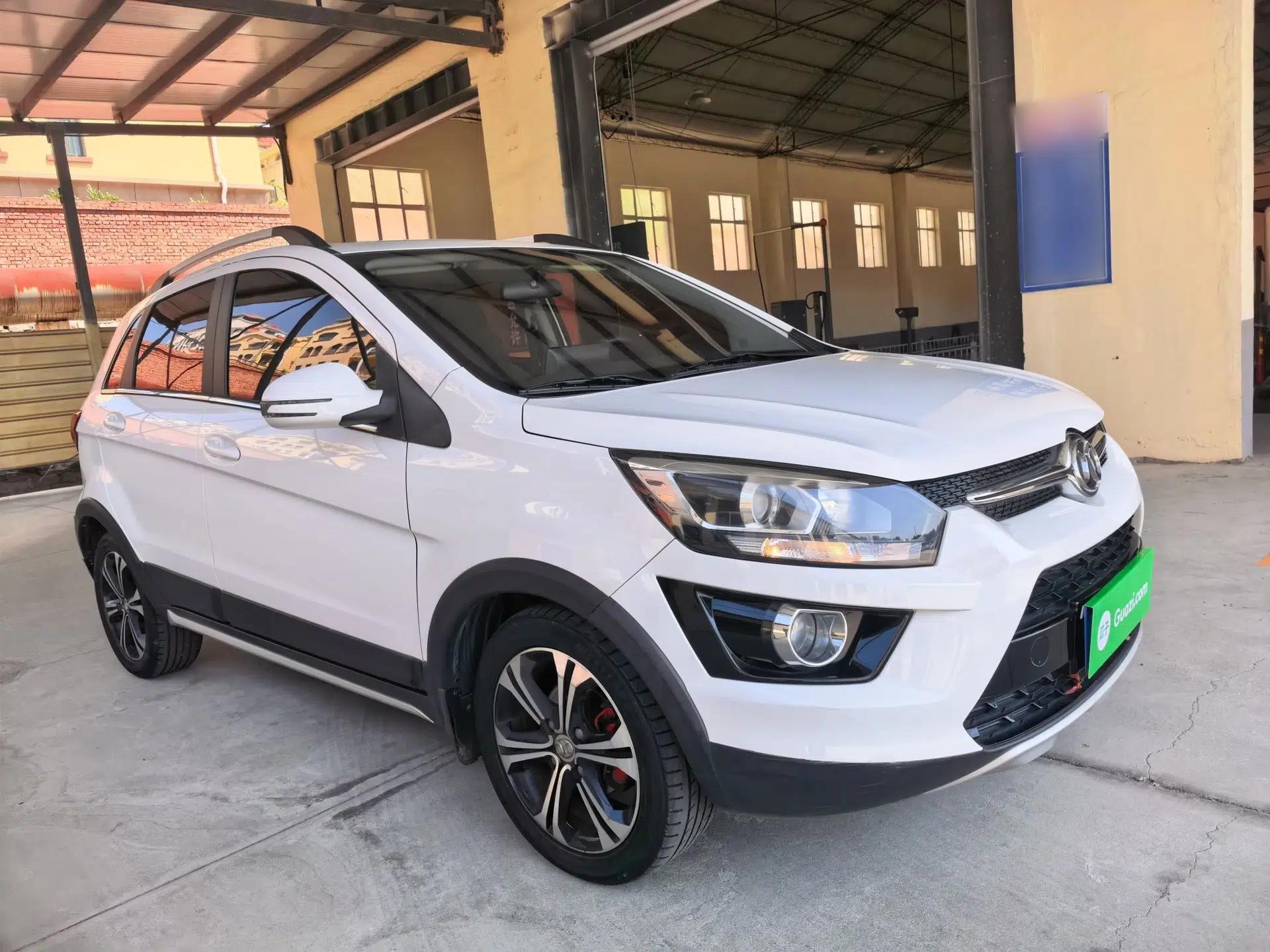 BAIC Senova X25 2015 1.5L Automatic Elite Model — миниатюра 7