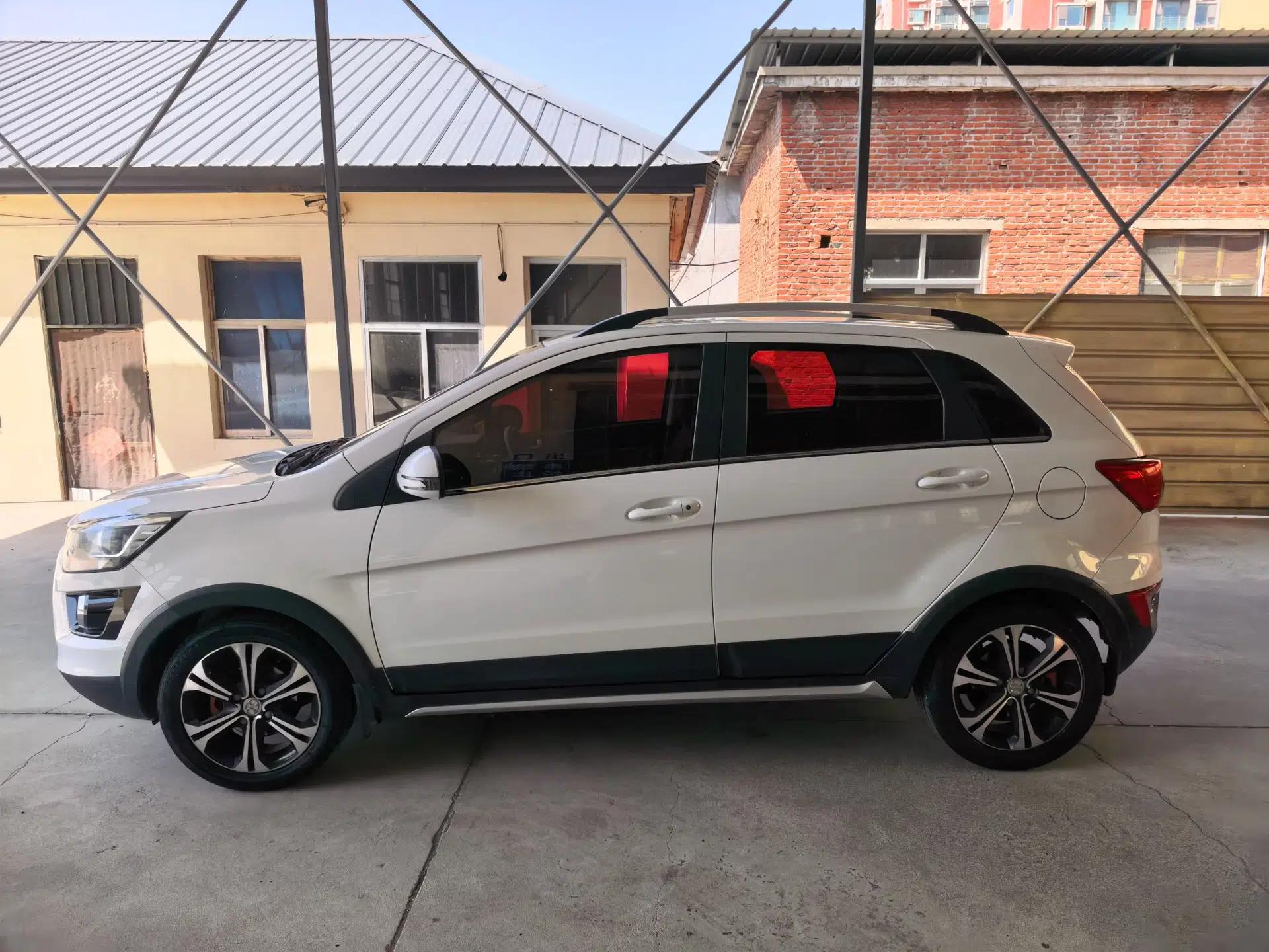 BAIC Senova X25 2015 1.5L Automatic Elite Model — миниатюра 8
