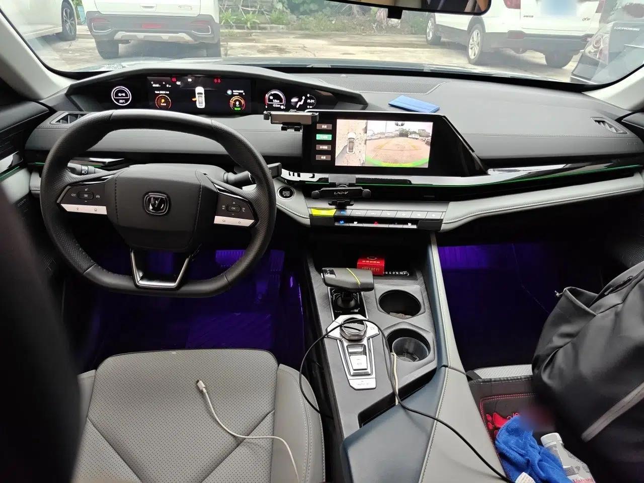 CHANGAN UNI-V iDD 2023 ZhiDian iDD 1.5T 113km ZhiKu Model — миниатюра 10