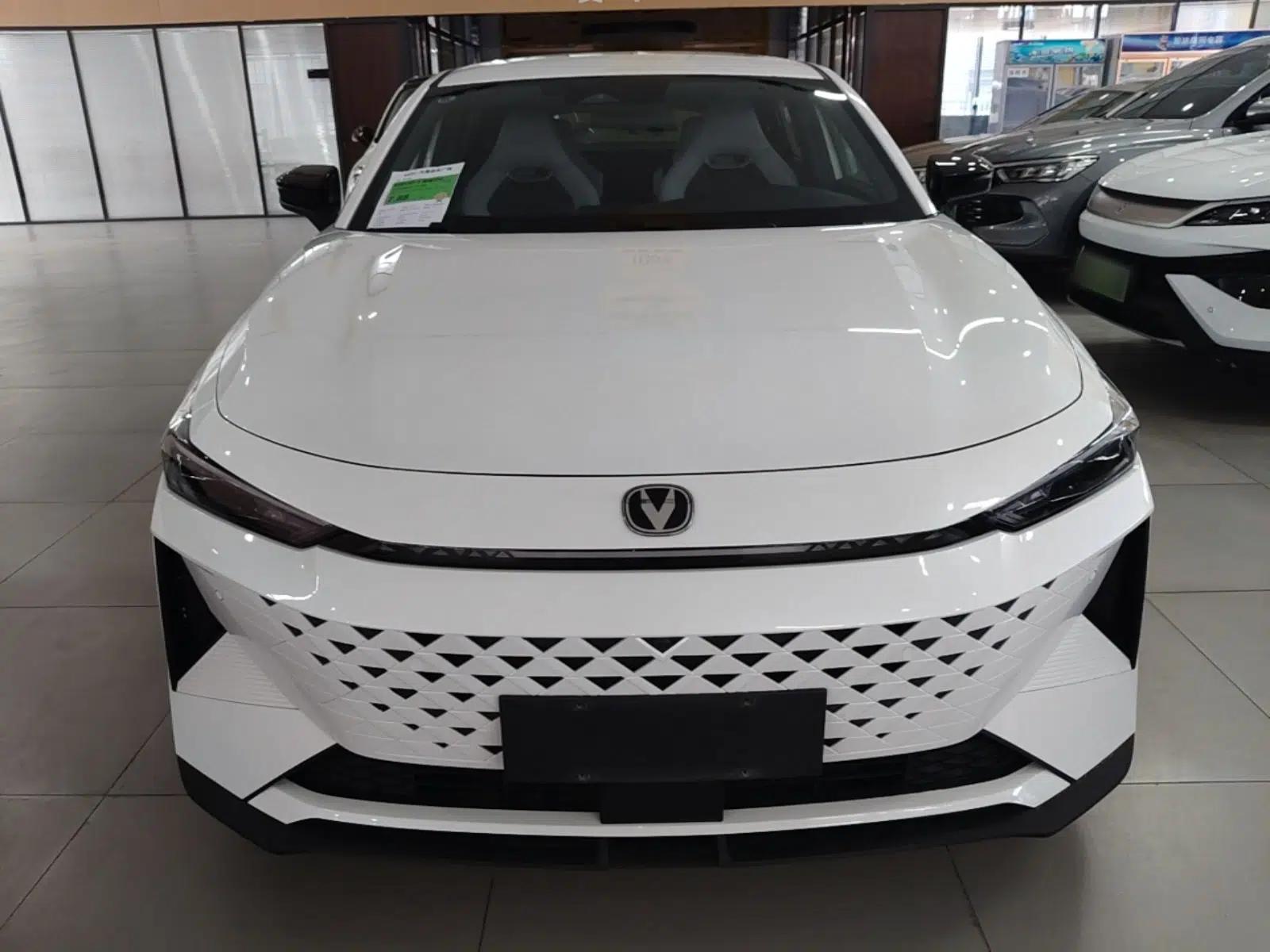 CHANGAN UNI-V iDD 2024 Blue Whale Smart Electric iDD 136km ZhiKu Model — миниатюра 2