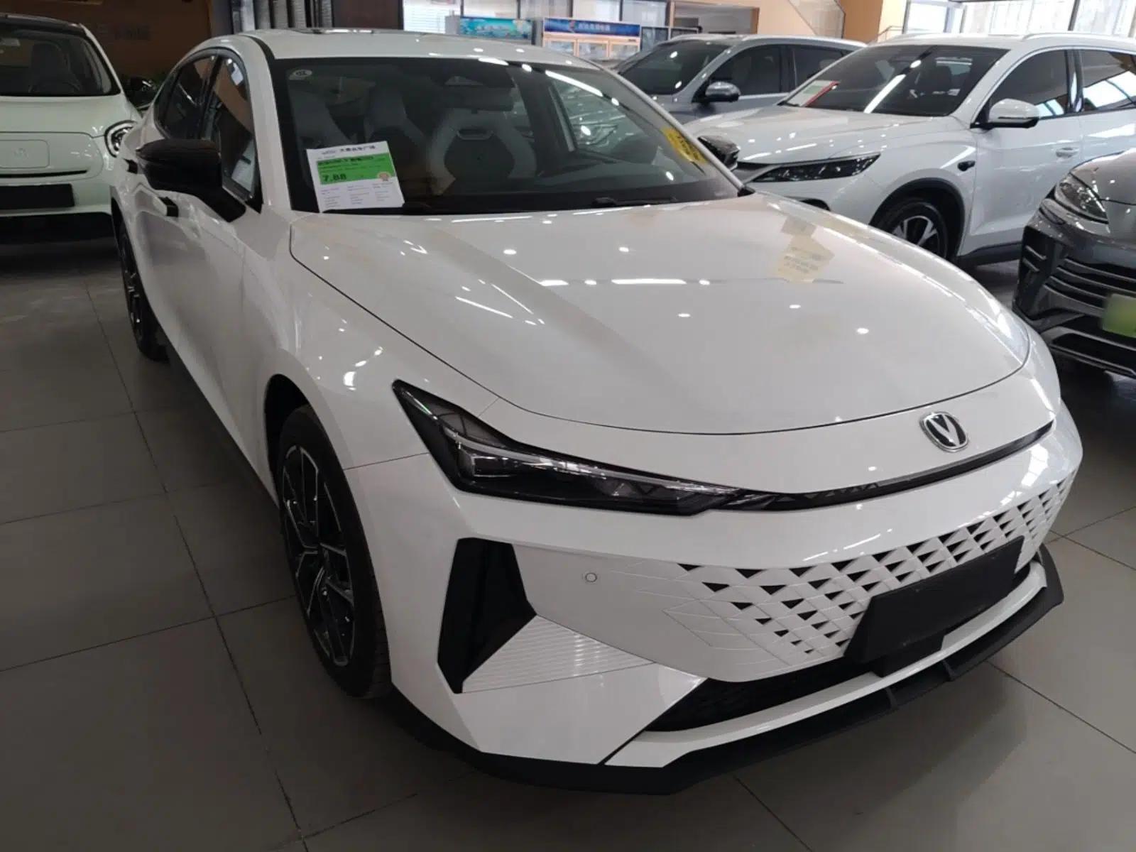 CHANGAN UNI-V iDD 2024 Blue Whale Smart Electric iDD 136km ZhiKu Model — миниатюра 3