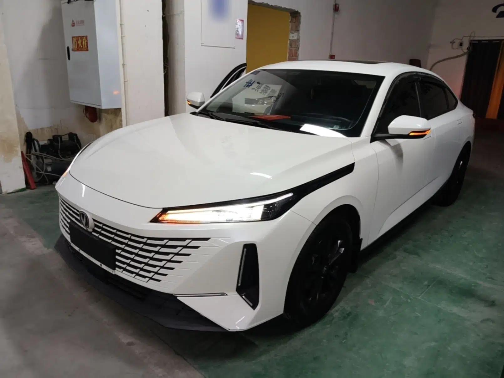 CHANGAN Eado DD 2023 Blue Whale NE 1.5T GDI DCT Enjoy Edition — миниатюра 1
