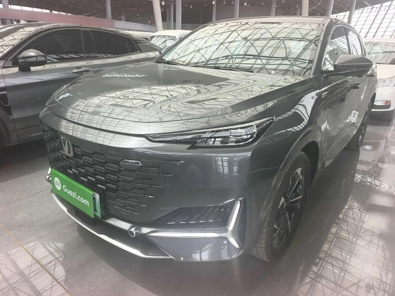 CHANGAN UNI-K iDD 2023 Zhidian iDD 1.5T 135km Smart & Fun Model — миниатюра 1
