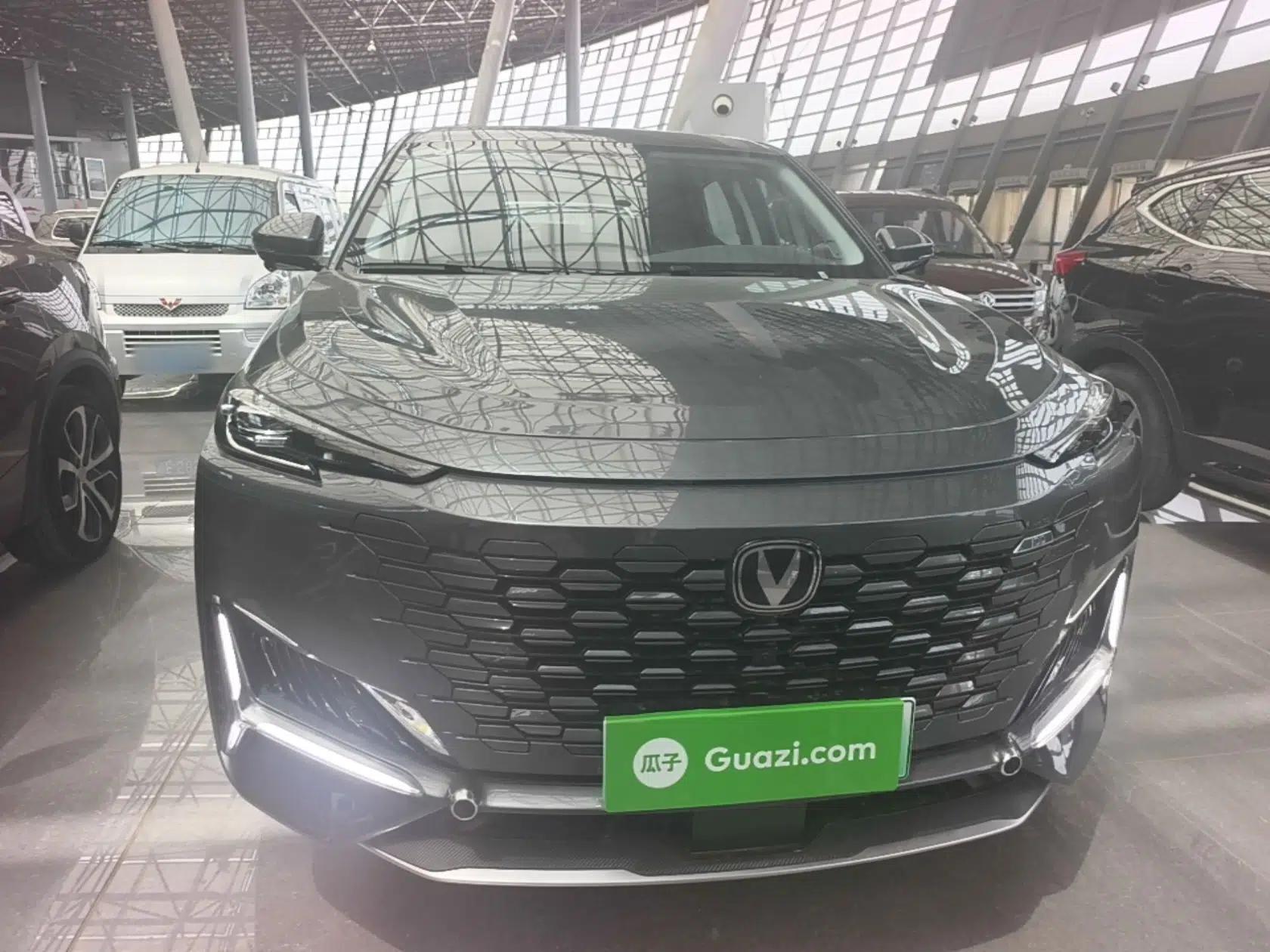 CHANGAN UNI-K iDD 2023 Zhidian iDD 1.5T 135km Smart & Fun Model — миниатюра 2