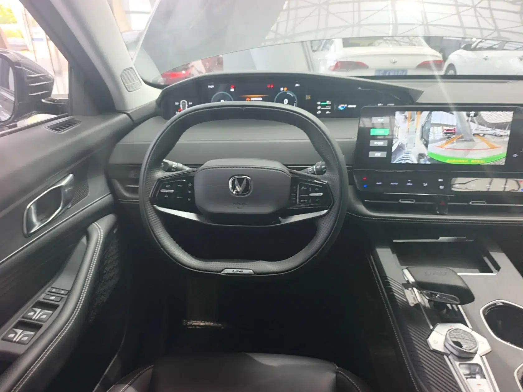 CHANGAN UNI-K iDD 2023 Zhidian iDD 1.5T 135km Smart & Fun Model — миниатюра 14