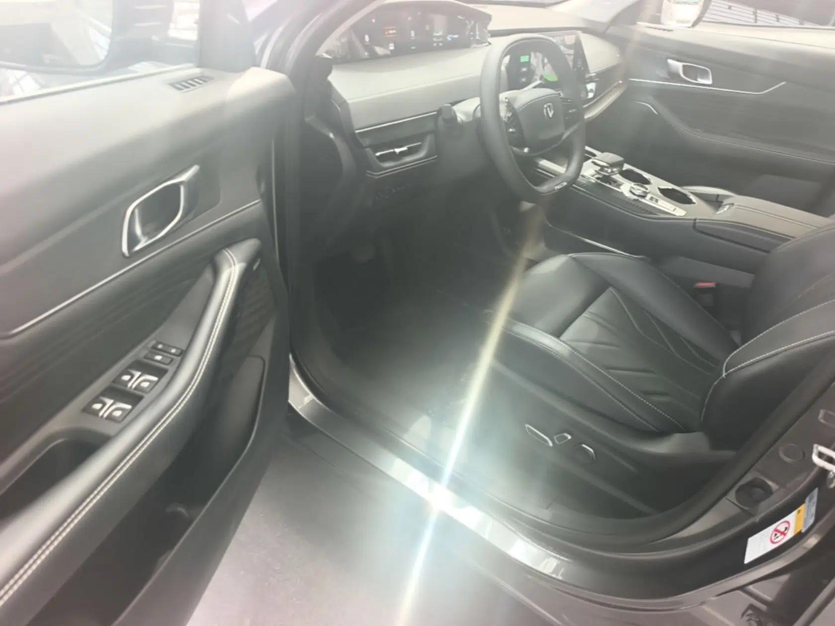 CHANGAN UNI-K iDD 2023 Zhidian iDD 1.5T 135km Smart & Fun Model — миниатюра 19