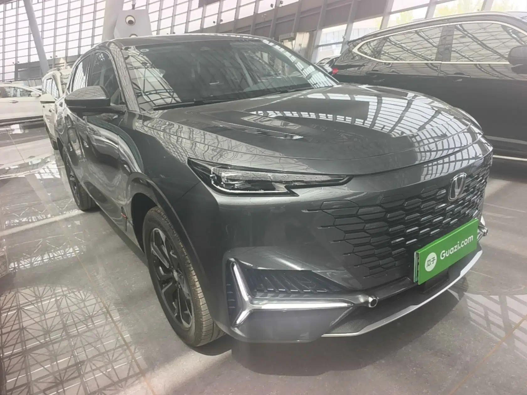 CHANGAN UNI-K iDD 2023 Zhidian iDD 1.5T 135km Smart & Fun Model — миниатюра 3