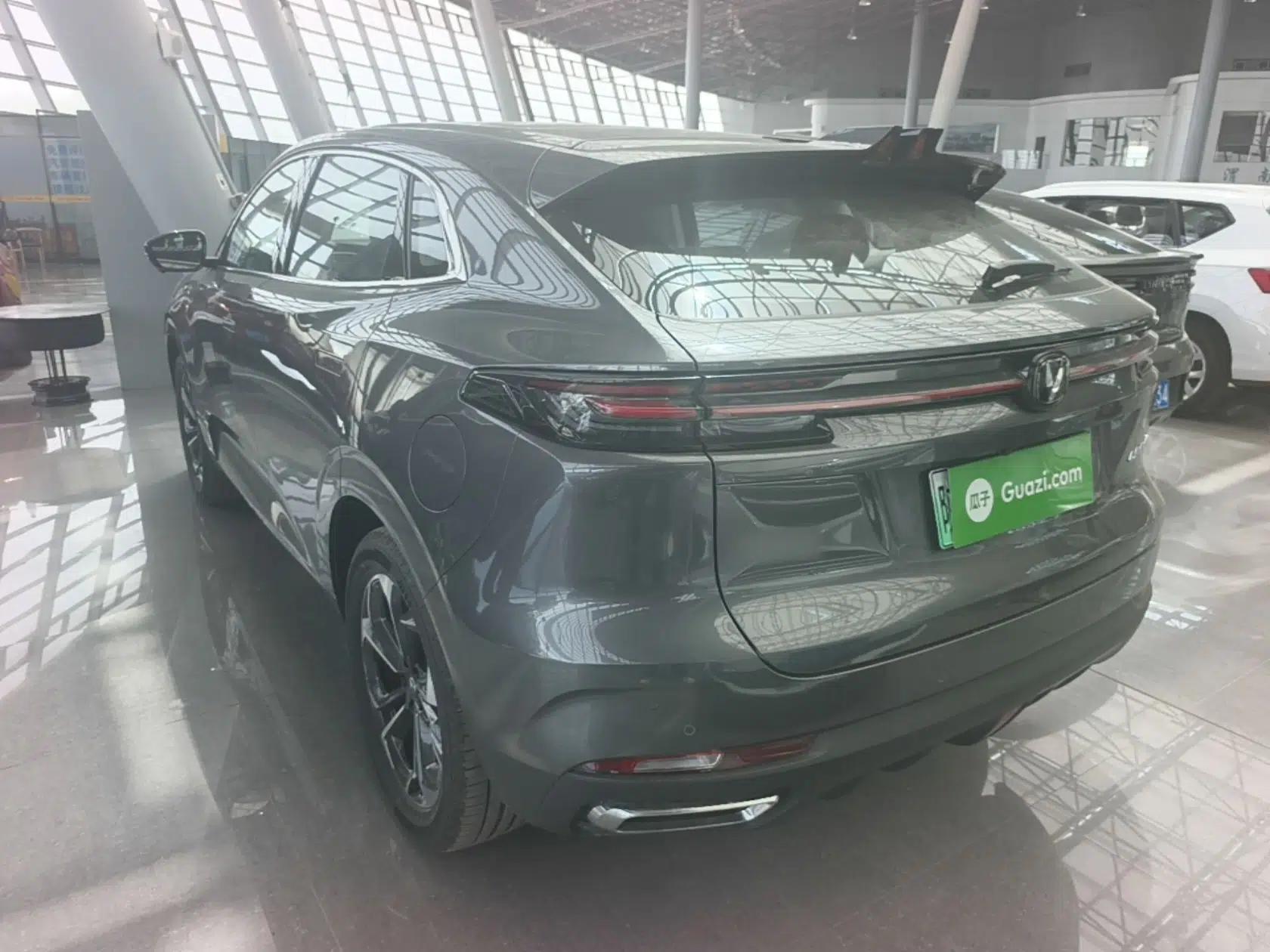 CHANGAN UNI-K iDD 2023 Zhidian iDD 1.5T 135km Smart & Fun Model — миниатюра 4
