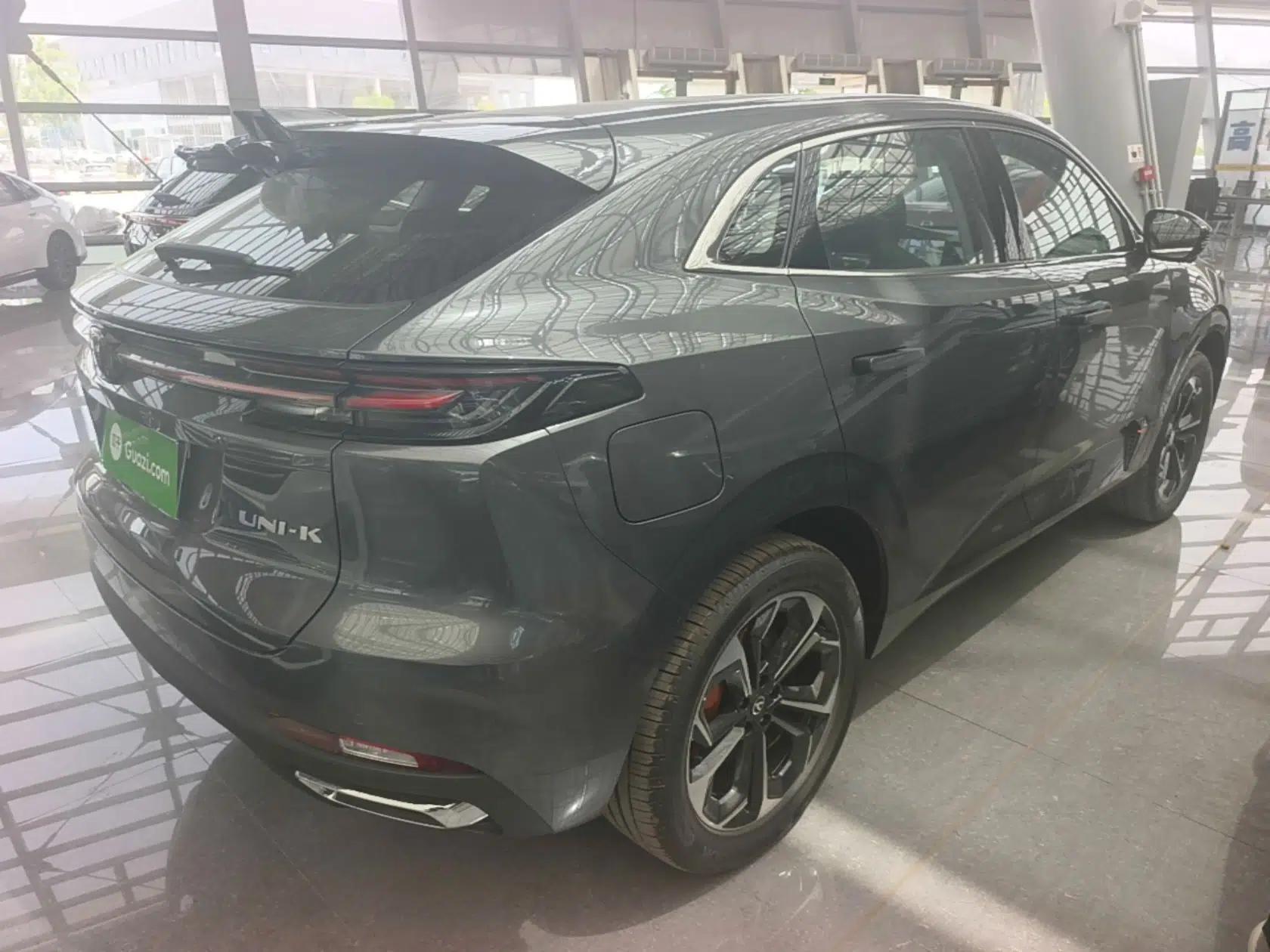 CHANGAN UNI-K iDD 2023 Zhidian iDD 1.5T 135km Smart & Fun Model — миниатюра 6