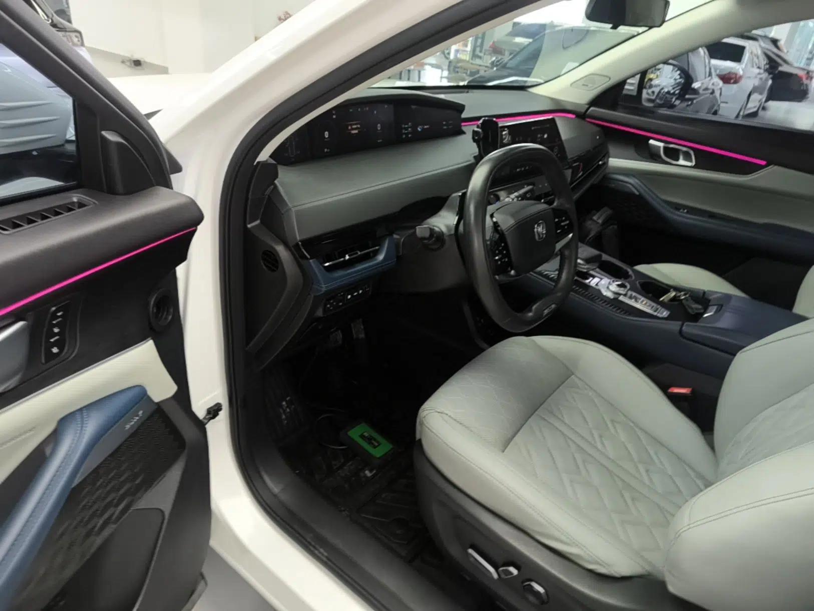 CHANGAN UNI-K iDD 2022 Blue Whale iDD 130km 1.5T Prestige Model — миниатюра 18