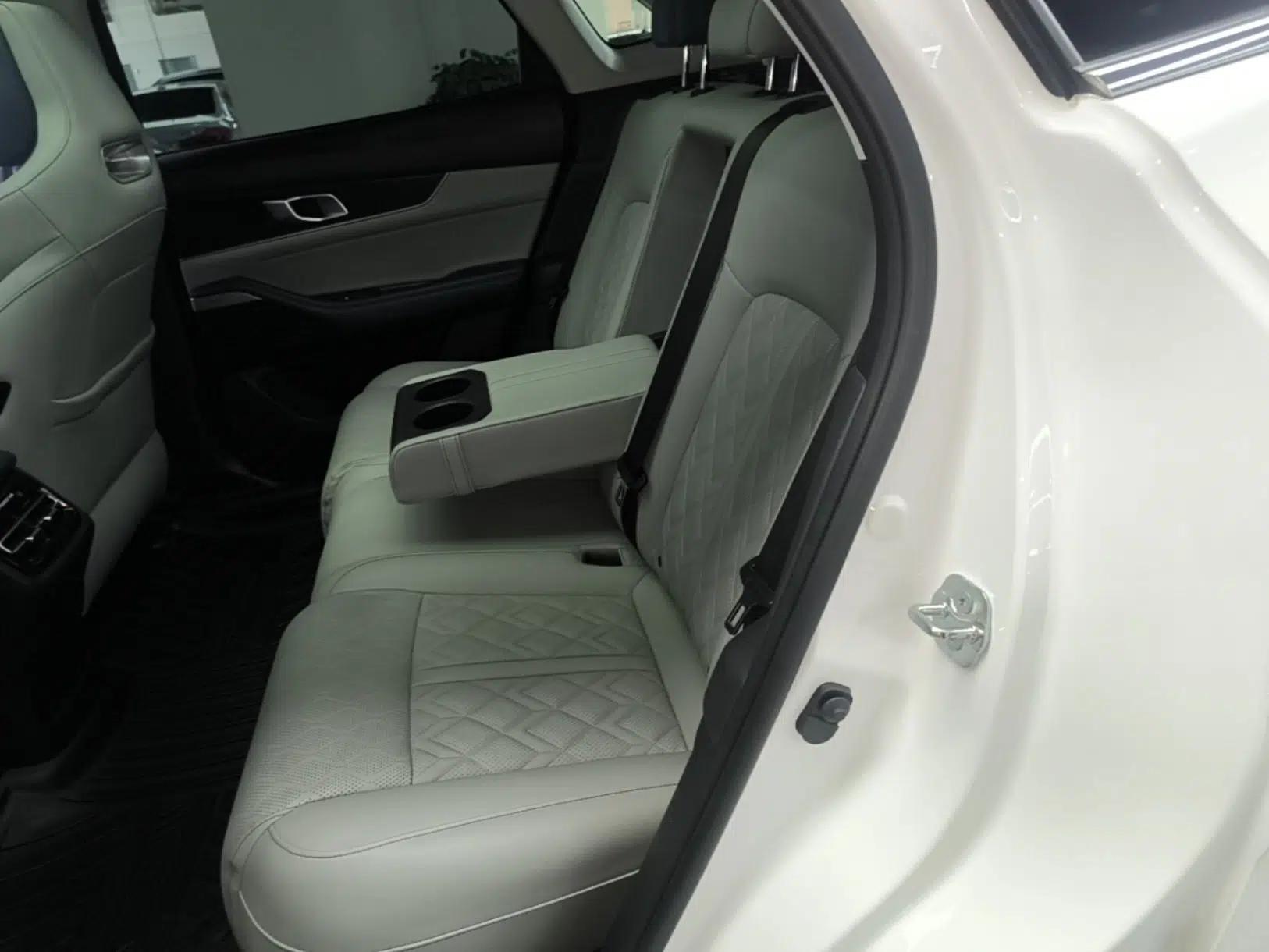 CHANGAN UNI-K iDD 2022 Blue Whale iDD 130km 1.5T Prestige Model — миниатюра 19