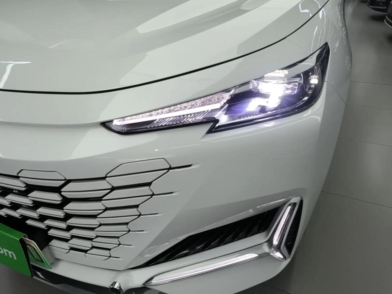 CHANGAN UNI-K iDD 2022 Blue Whale iDD 130km 1.5T Prestige Model — миниатюра 5