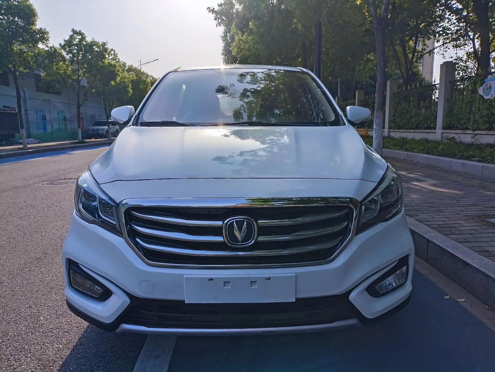CHANGAN Lingxuan 2017 1.6L Manual Happiness Edition — миниатюра 2