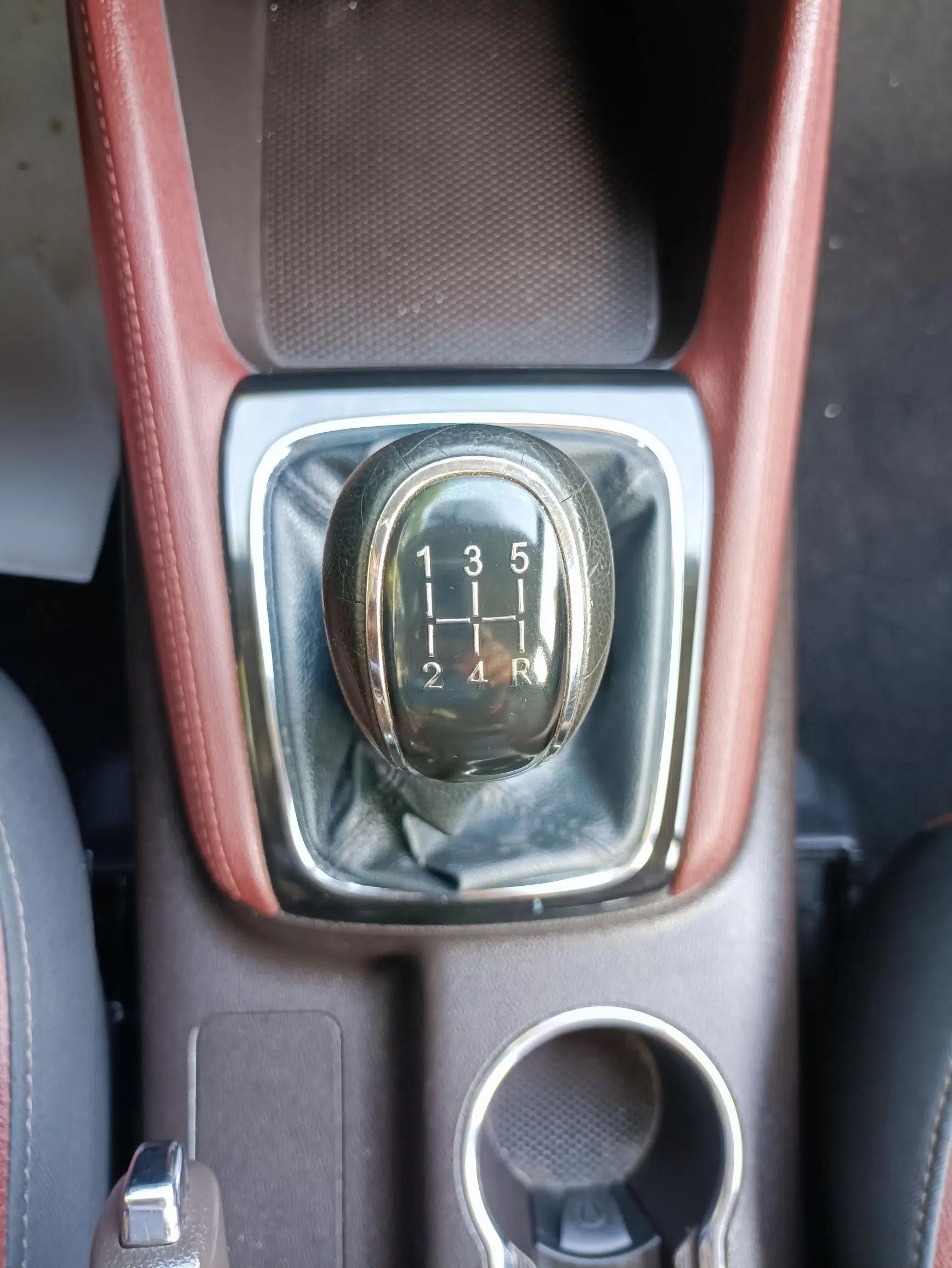 CHANGAN Lingxuan 2017 1.6L Manual Happiness Edition — миниатюра 25